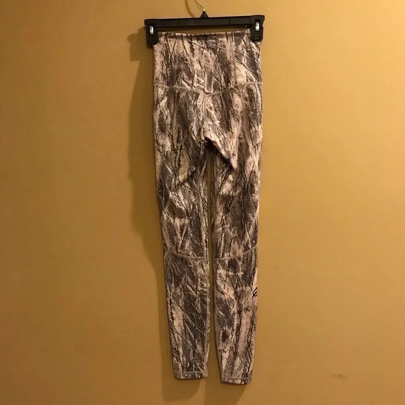 P’Tula Chandre High Waisted Pockets Camo Leggings - Picture 6 of 13